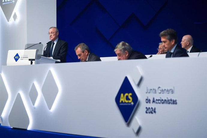 Archivo - El presidente de ACS, Florentino Pérez, interviene durante la junta general ordinaria de accionistas 2024