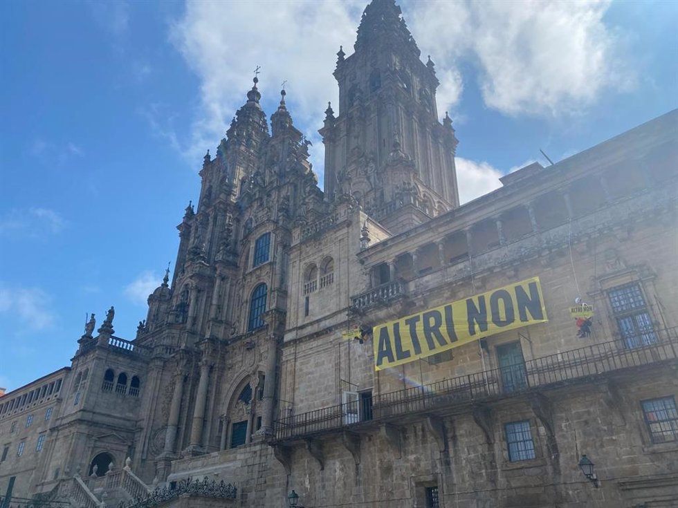 Pnacarta de 'Altri Non' en la catedral de Santiago.