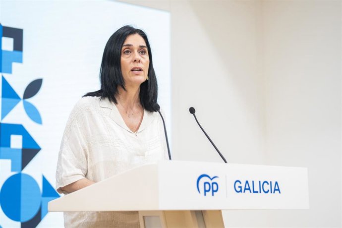 La secretaria xeral del PPdeG, Paula Prado, comparece ante los medios.