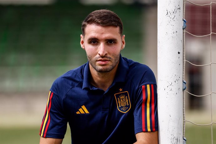 Archivo - Abel Ruiz poses for photo after an interview for Europa Press during the Spain Team concentration at Ciudad del Futbol on September 06, 2023, in Las Rozas, Madrid, Spain.