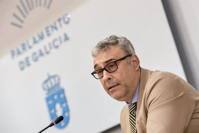José Ramón Parada en la Comisión 5ª del Parlamento de Galicia.