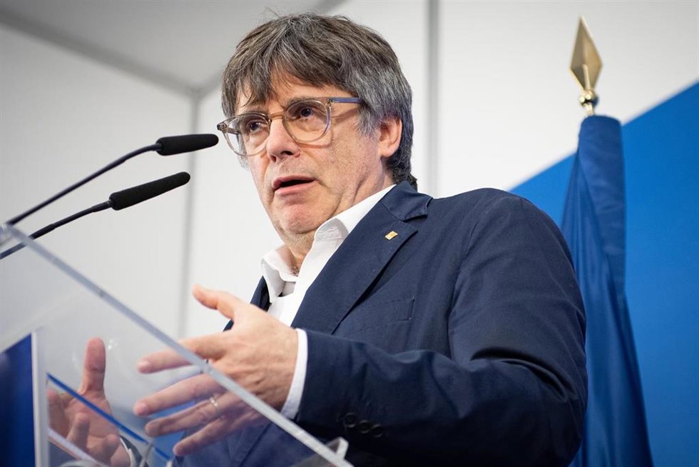 Archivo - El candidato de Junts a la Generalitat de Catalunya, Carles Puigdemont, durante una rueda de prensa para valorar los resultados de las elecciones catalanas, a 13 de mayo de 2024, en Argels (Francia). 