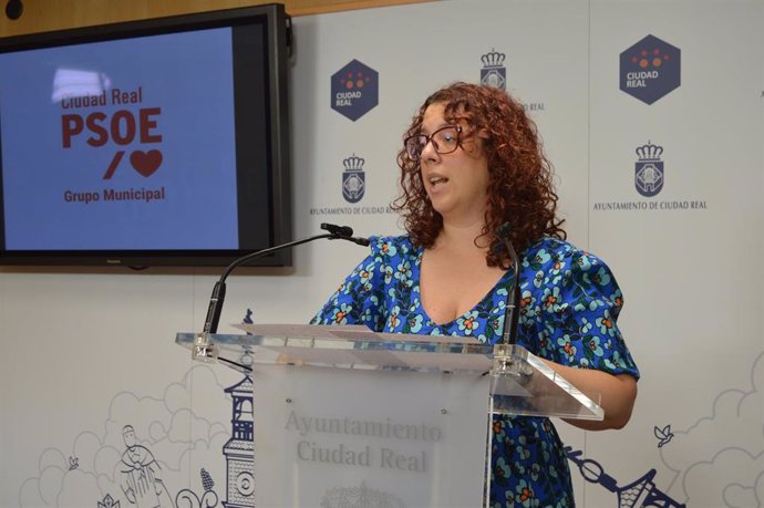 La portavoz del PSOE en el Ayuntamiento de Ciudad Real, Sara Martínez.