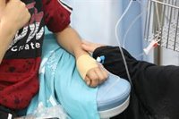 Evacuados cerca de 20 niños palestinos con cáncer desde Gaza a Egipto para poder recibir tratamiento