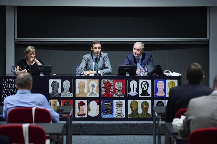 Imagen de la junta general anual de Mutua Navarra