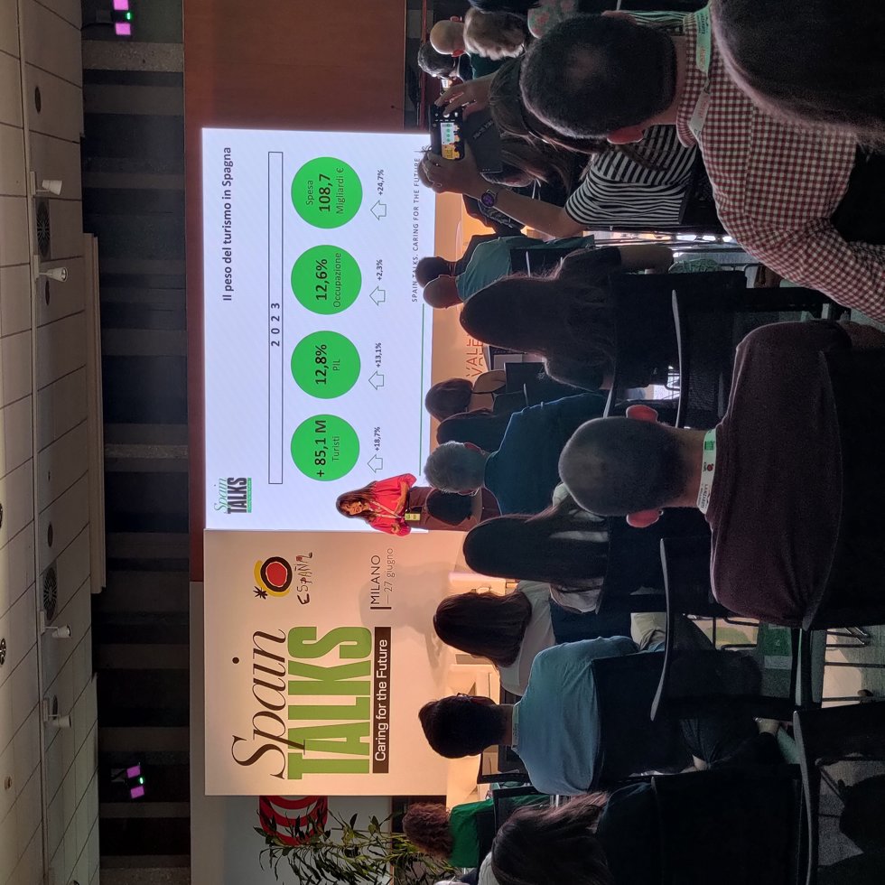 Turespaña lleva a Milán su nuevo formato 'Spain Talks' para avanzar en el desarrollo de modelos turísticos sostenibles.