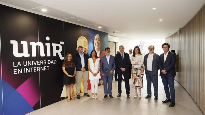 Foto de familia del inicio de ForoIA en UNIR