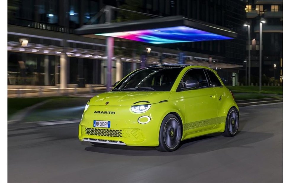 Abarth 500e, un vehículo que demuestra que conceptos como cero emisiones o sostenibilidad no están reñidos con prestaciones deportivas y placer de conducir