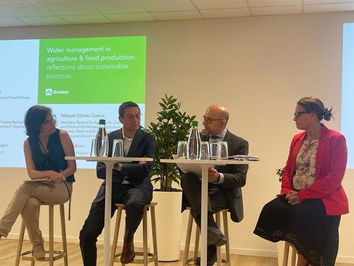 El secretario general de Agricultura, Ganadería y Alimentación, Manuel Gómez Galera, en  las 'Jornadas sobre Agua, Agricultura y Alimentación'.