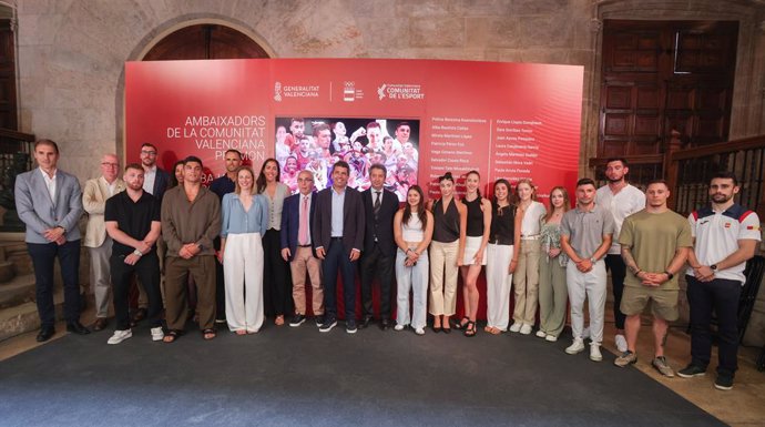 El president de la Generalitat, Carlos Mazón, rep als esportistes de la Comunitat Valenciana seleccionats per a participar als Jocs Olímpics de París