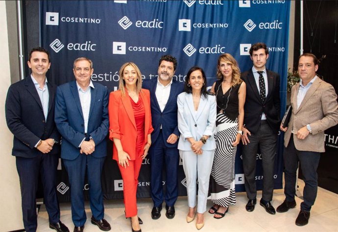 EADIC impulsa la gestión del talento digital: un encuentro innovador en la sede de Cosentino con líderes de la industria