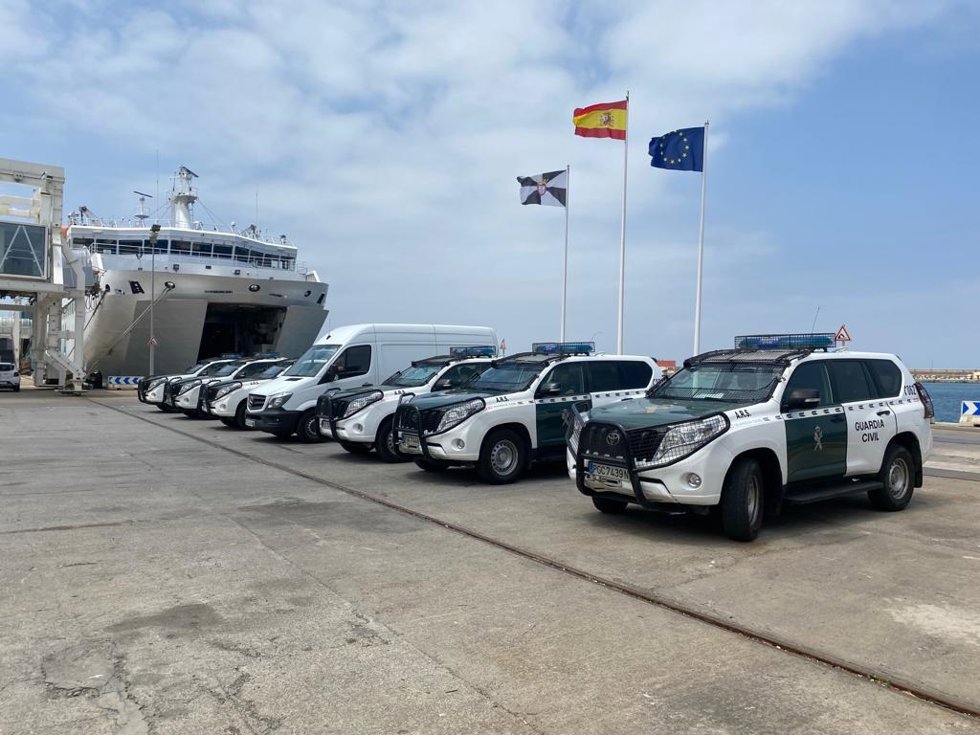 Archivo - Vehículos de la Guardia Civil en Ceuta.