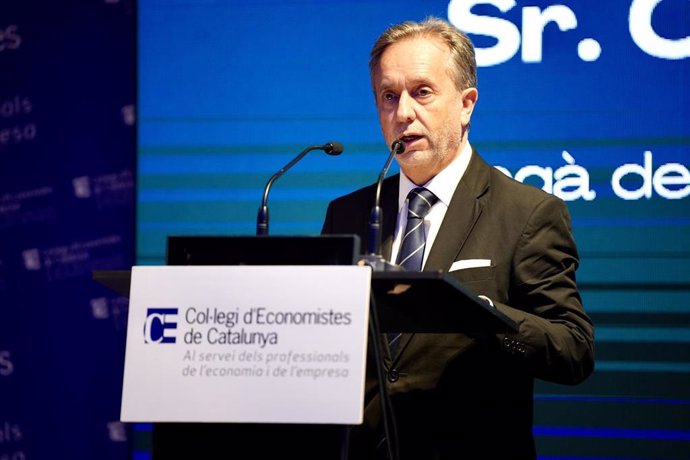 El decano del Col·legi d'Economistes de Catalunya (CEC), Carlos Puig de Travy