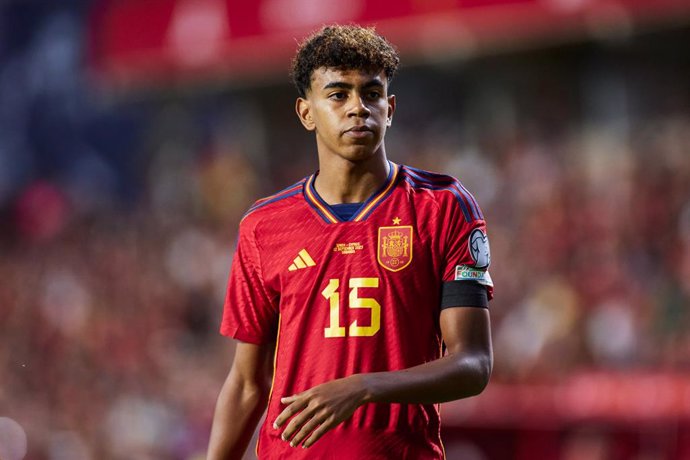 Archivo - Lamine Yamal of Spain looks on during the UEFA EURO 2024 European qualifier match between Spain and Cyprus at Los Carmenes stadium on September 12, 2023, in Granada, Spain.