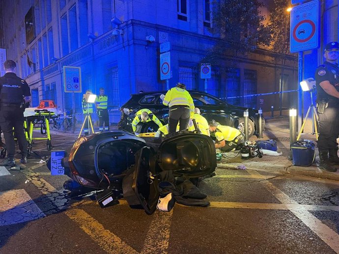 Un motorista resulta herido de gravedad tras un accidente en el Paseo del Prado