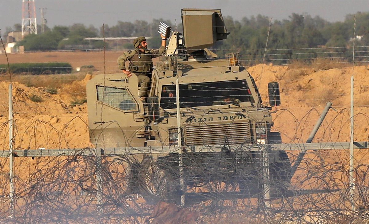 An Israeli soldier dies in fighting in the southern Gaza Strip