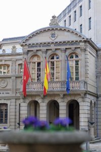 La Mesa General aborda el proyecto de decreto foral de méritos y el incremento retributivo a los empleados públicos