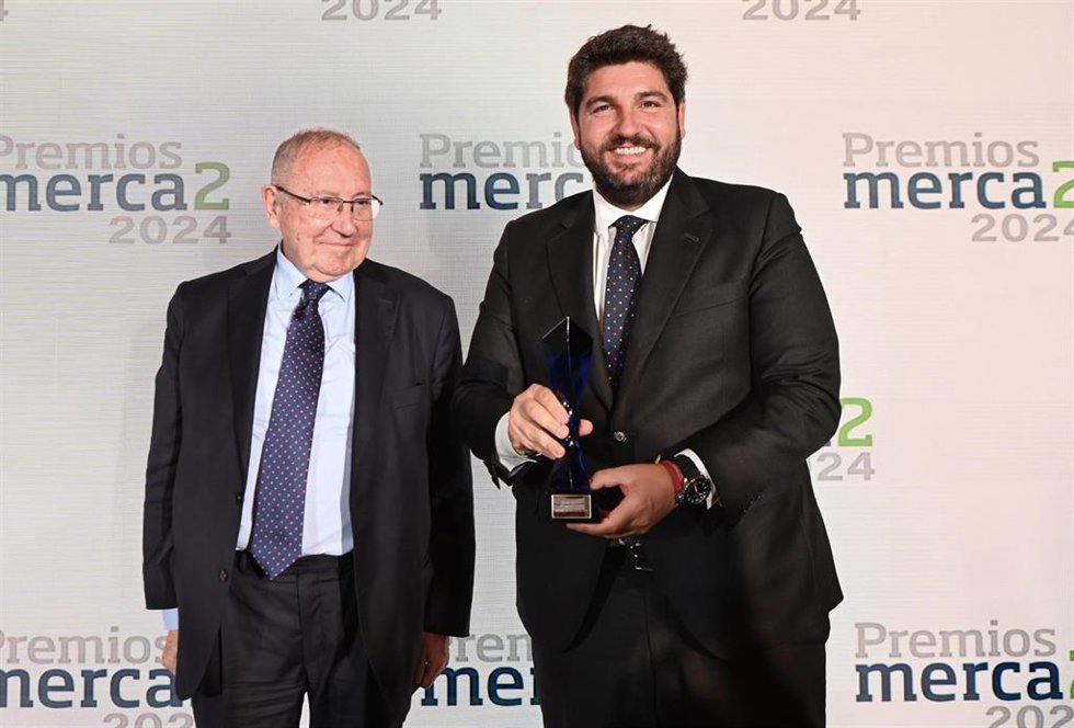 López Miras recoge el premio Merca2 que reconoce el trabajo bien hecho de la Región de Murcia en materia de emprendimiento