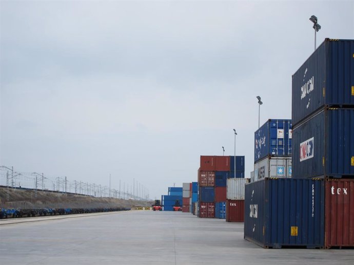 Archivo - Terminal marítima contenedores, exportaciones, importaciones