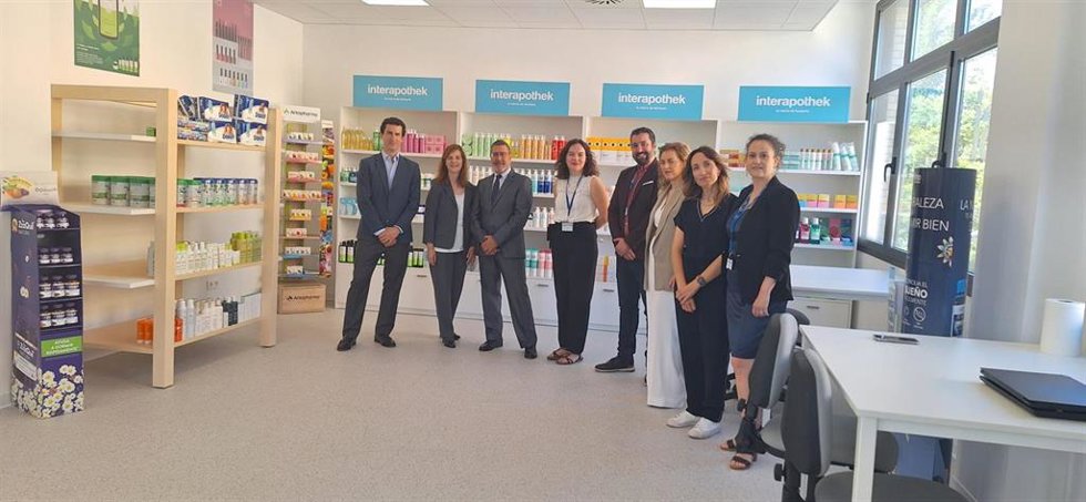 Imagen de la inauguración de la undécima aula simulada de farmacia de la Fundación Hefame, en Alcorcón