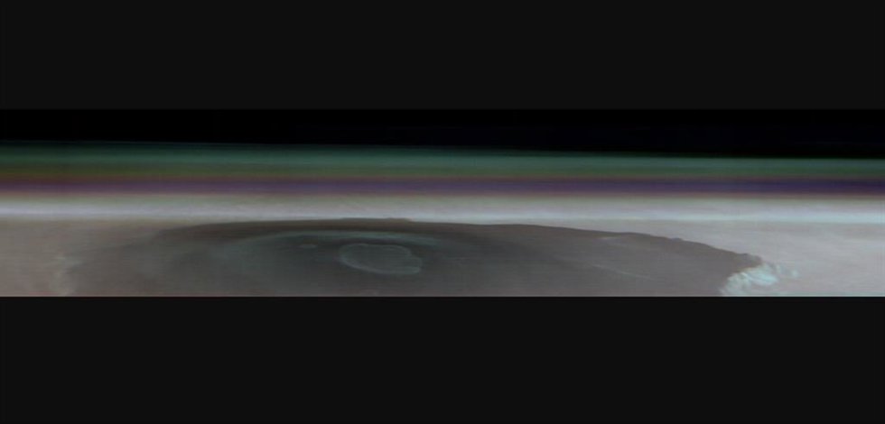 El orbitador Mars Odyssey de la NASA capturó esta única imagen del Monte Olimpo, el volcán más alto del sistema solar, el 11 de marzo de 2024.