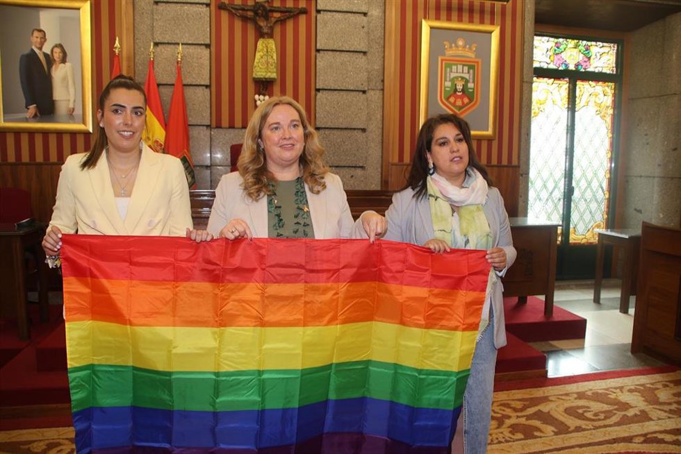 El Ayuntamiento de Burgos iluminará la fachada por el Orgullo LGTBI+ pero no colocará la bandera.