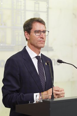 El presidente de la Rioja, Gonzalo Capellán, durante una rueda de prensa