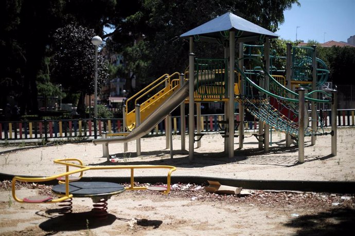 Archivo - Parque infantil, imagen de archivo. 