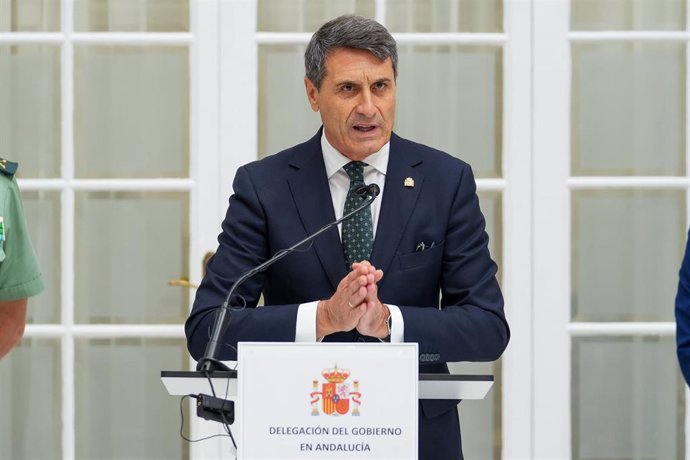 El delegado del Gobierno de España en Andalucía, Pedro Fernández interviene en la rueda de prensa, a 24 de junio de 2024, en Sevilla, Andalucía (España). ARCHIVO.