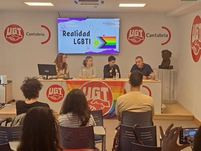 UGT cree que el acuerdo contra la discriminación LGTBI en el trabajo es "un primer paso de un camino largo"