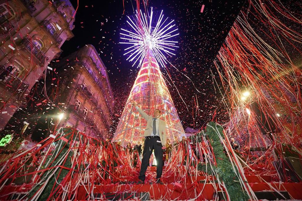 Archivo - Abel Caballero el día del encendido de las luces de Vigo en 2023.