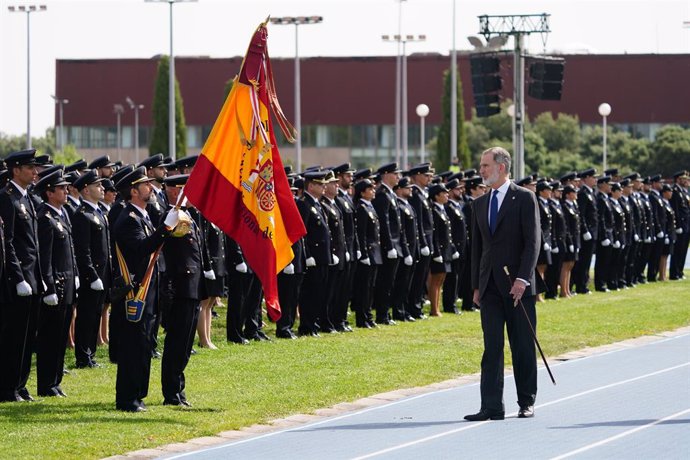 El rey preside en Ávila la jura de más de dos mil nuevos agentes de la Policía Nacional.