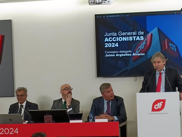 Intervención del consejero delegado de Duro Felguera, Jaime Argüelles, en la Junta General de Accionistas celebrada en la sede gijonesa de la compañía.