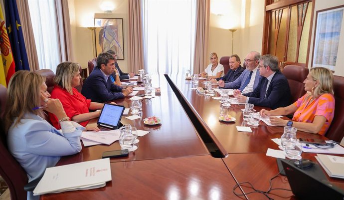 El president de la Generalitat, Carlos Mazón, manté una trobada de treball amb l'Associació Espanyola de Fabricants de Taulells i Paviments Cermics (ASCER)