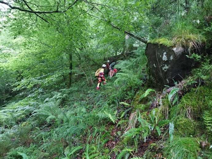 Asistidos dos senderistas enriscados en la ruta de las cascadas en Vega de Pas