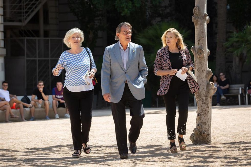Archivo - (I-D) La exconsellera de la Generalitat, Irene Rigau; el expresidente de la Generalitat, Artur Mar; y la exvicepresidenta de la Generalitat, Joana Ortega.