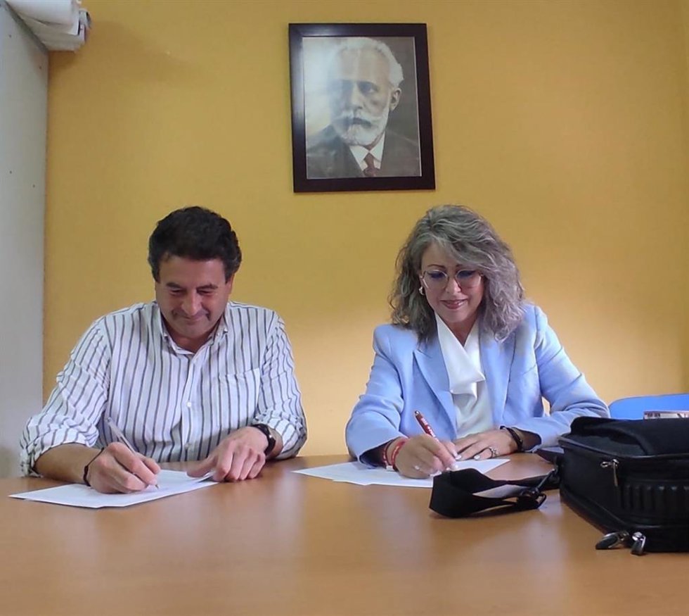 Firma del acuerdo de integración adoptado por el PSOE de San Juan.