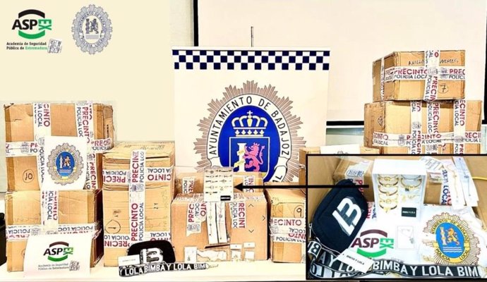 Artículos intervenidos por agentes de la Policía Local de Badajoz y de la Aspex en una nave del polígono 'El Nevero', de la capital pacense