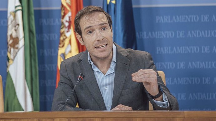 El presidente del Grupo Parlamentario Vox en el Parlamento de Andalucía, Javier Cortés.