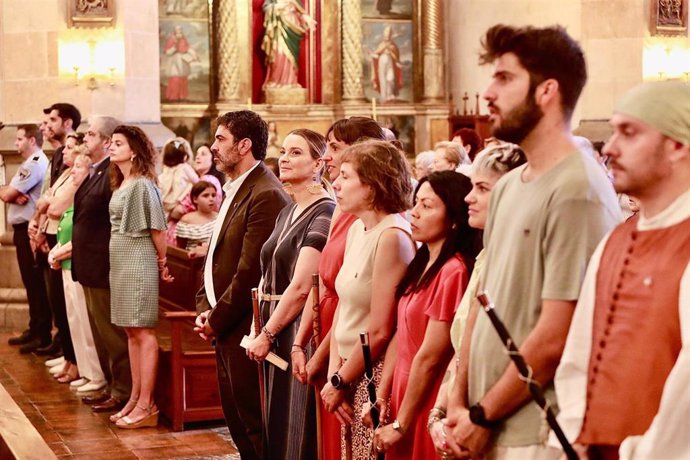 La presidenta del Govern, Marga Prohens, asiste a la misa de Sant Pere, en Esporles