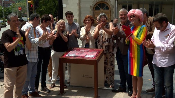 Barcelona conmemora en la Rambla la primera manifestación a favor de la liberación sexual en 1977