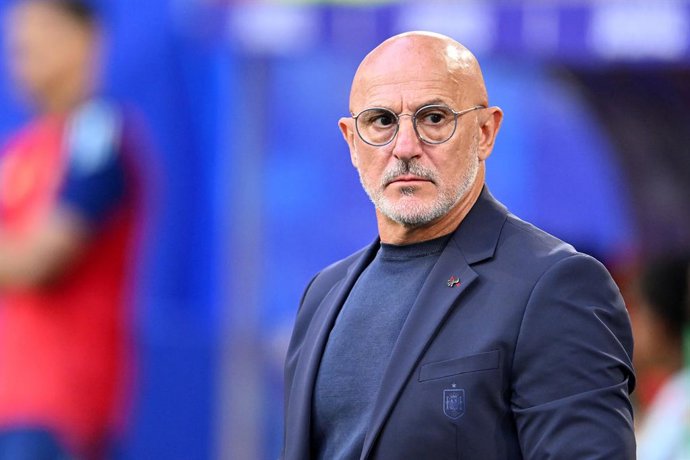 24 June 2024, North Rhine-Westphalia, Duesseldorf: Spain coach Luis de la Fuente pictured prior to the start of the UEFA Euro 2024 group B soccer match between Albania and Spain at Duesseldorf Arena. Photo: Marius Becker/dpa