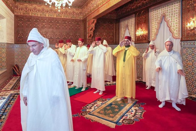 Archivo - El rey de Marruecos, Mohamed VI, en un acto por el Eid al Fitr