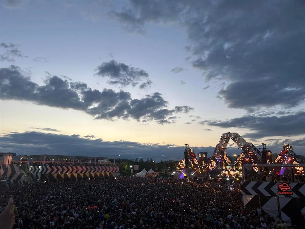 El festival 'Love the Twenties' hace vibrar Madrid con la música de los clásicos de los 2000