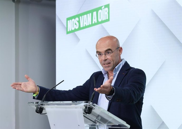 El candidato de VOX a las elecciones europeas, Jorge Buxadé, durante una rueda de prensa tras la reunión del Comité de Acción Política de VOX, en la sede de VOX, a 10 de junio de 2024, en Madrid (España). VOX quedó como la tercera posición más votada pasa