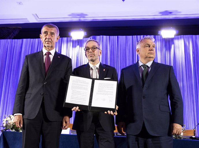 30 June 2024, Austria, Vienna: (L-R) Chairman of the Czech liberal-populist ANO Andrej Babis, Head of the right-wing Austrian FPO Herbert Kickl and Prime Minister of Hungary and chairman of the Fidesz party Viktor Orban show their statement. Leading popul