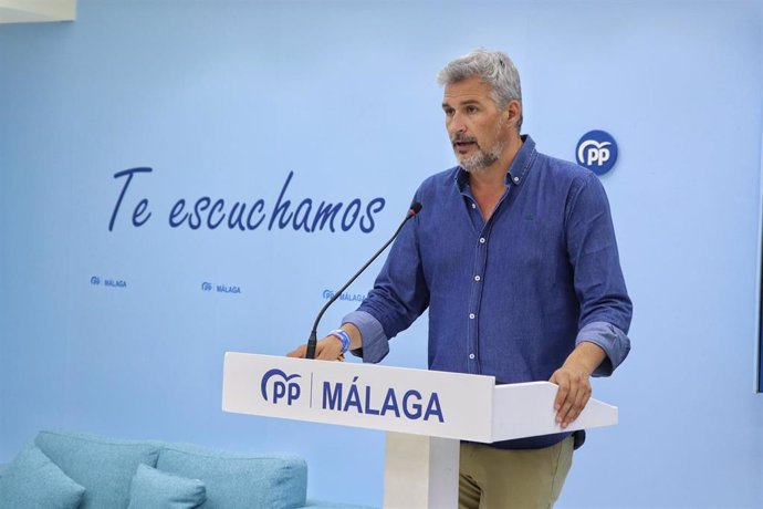 El senador por el PP de Málaga Ángel González.