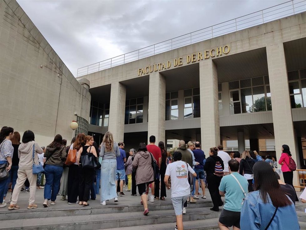 El 53% de los admitidos participa en la oposición a auxiliar administrativo.
