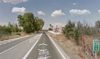 Fallece el conductor de un turismo al salirse de la vía y volcar en Morón de la Frontera (Sevilla)