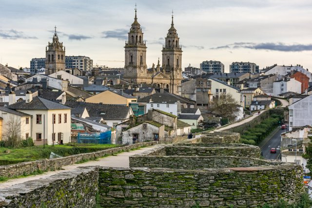 Lugo, catedral y murallas romanas